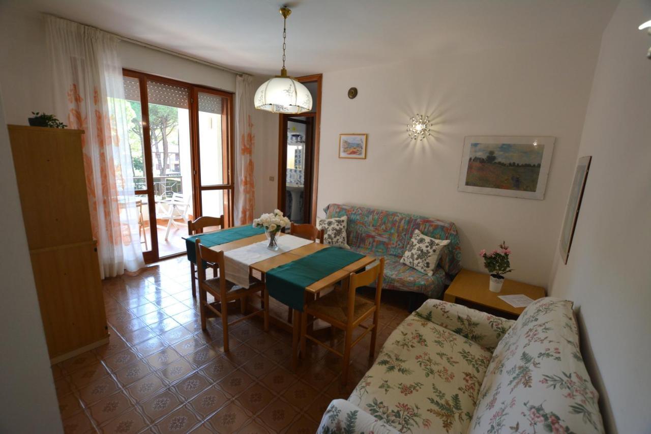 Apartamento Lignano With Pool Lignano Sabbiadoro Exterior foto