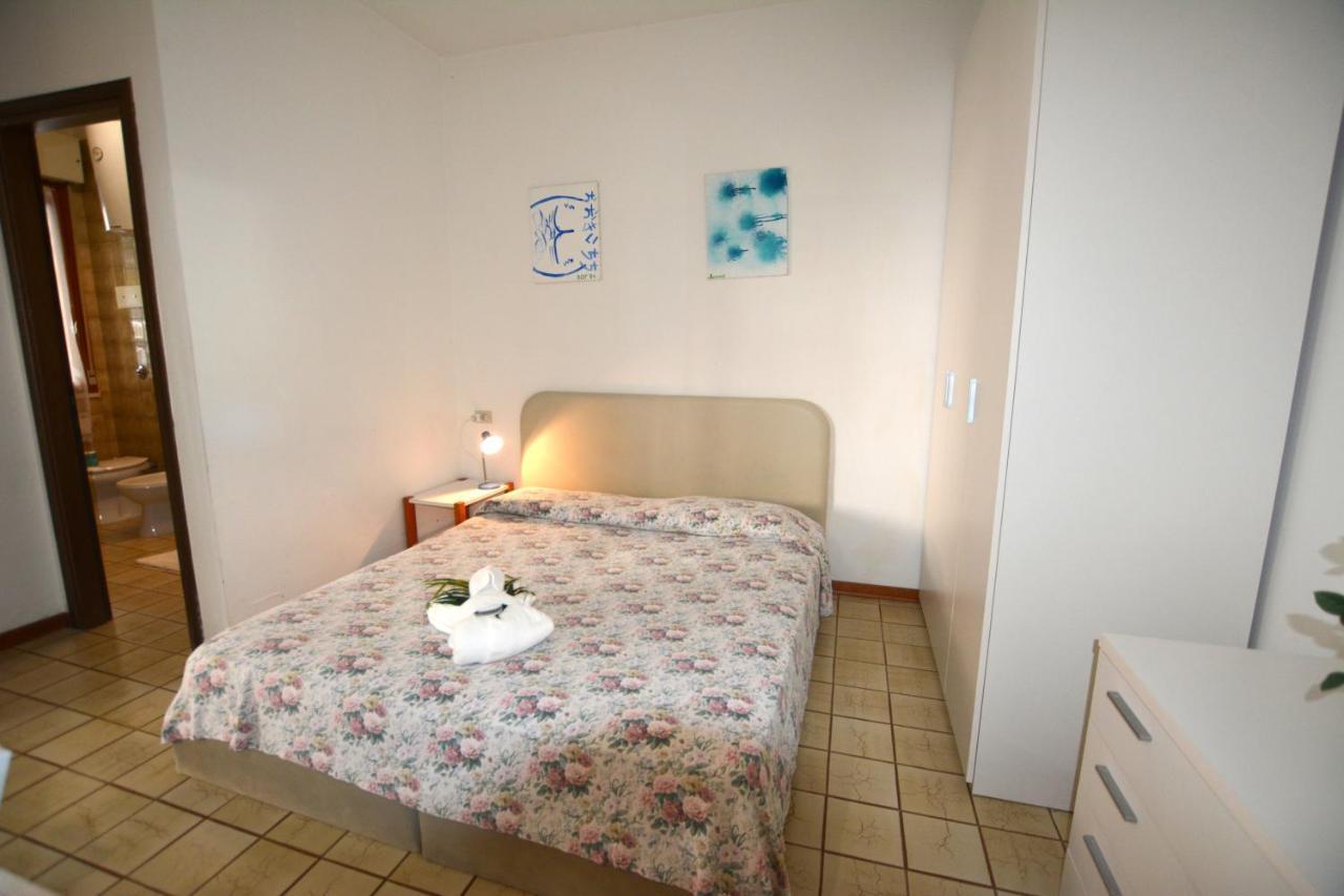 Apartamento Lignano With Pool Lignano Sabbiadoro Exterior foto