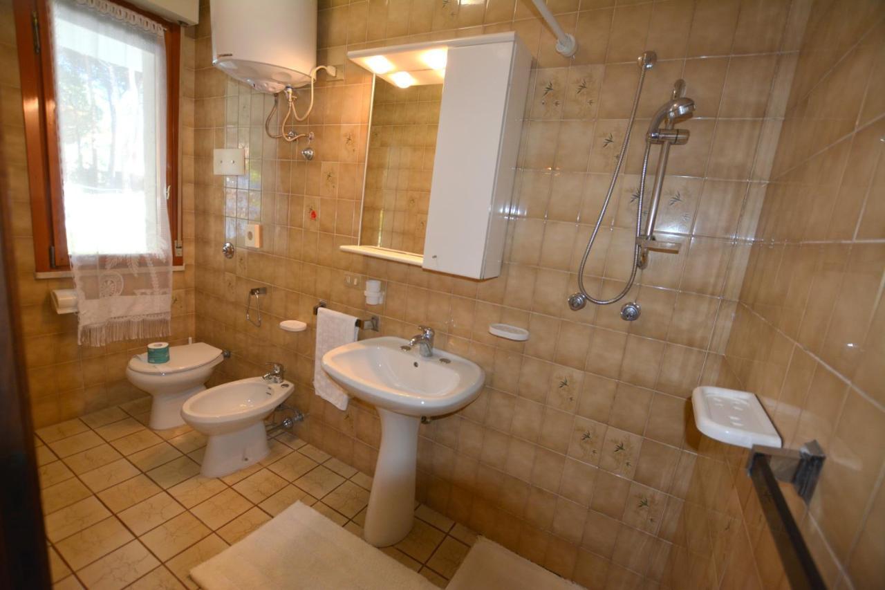 Apartamento Lignano With Pool Lignano Sabbiadoro Exterior foto