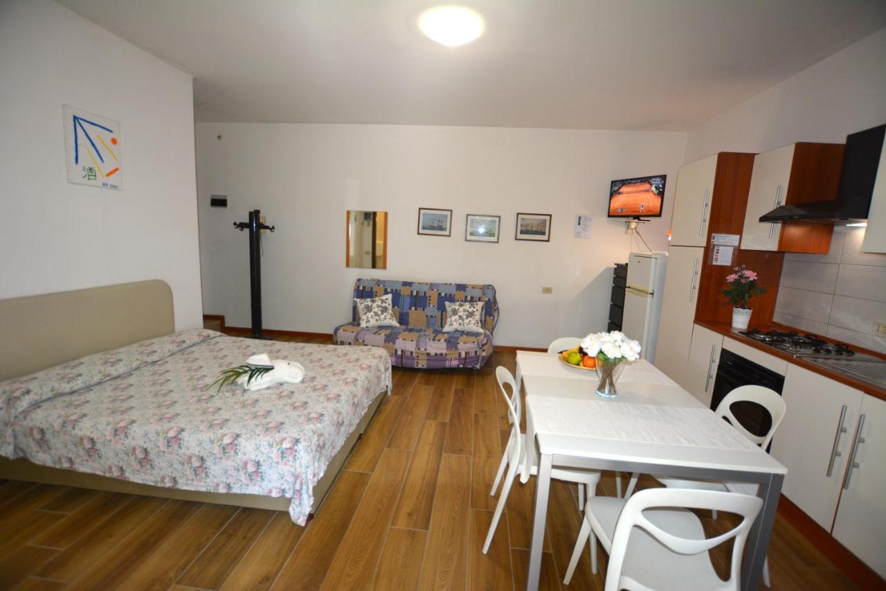 Apartamento Lignano With Pool Lignano Sabbiadoro Exterior foto