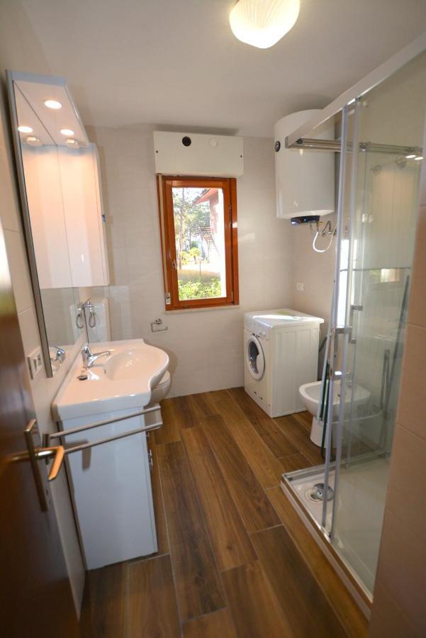 Apartamento Lignano With Pool Lignano Sabbiadoro Exterior foto