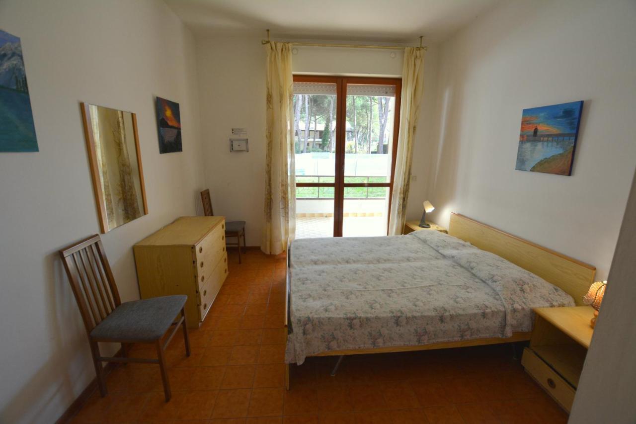 Apartamento Lignano With Pool Lignano Sabbiadoro Exterior foto